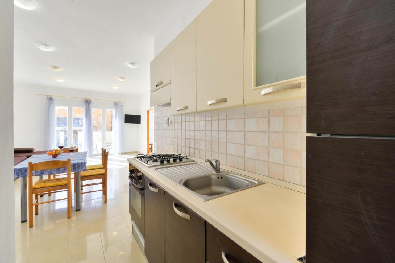 Apartments Adria 투라니 외부 사진