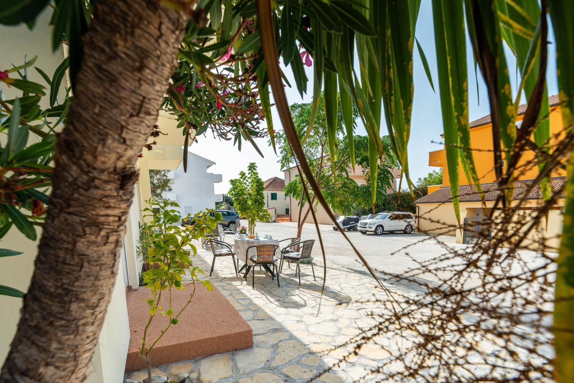 Apartments Adria 투라니 외부 사진